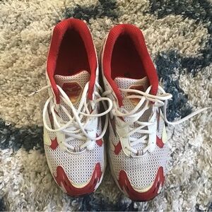 Mizuno men’s red and white 11.5 wave rider tennis shoes